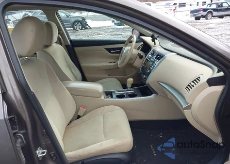 2015 Nissan Altima 2.5 Sv z USA, uszkodzony, nr VIN 1N4AL3AP9FC444449